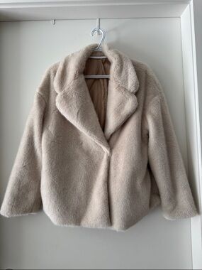 Beige Faux Fur Jacket Womens Small Soft Teddy Coat Pockets Cozy Chic Plush